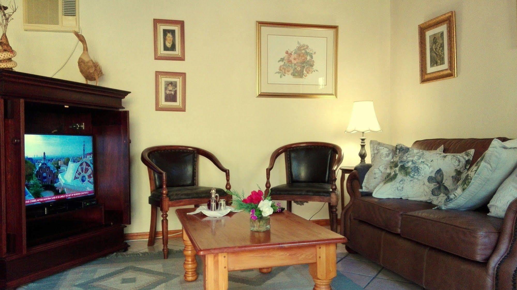 Saxe-Coburg Lodge Prince Albert Buitenkant foto